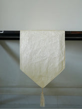 Cream Victoria Luxe Table Runner
